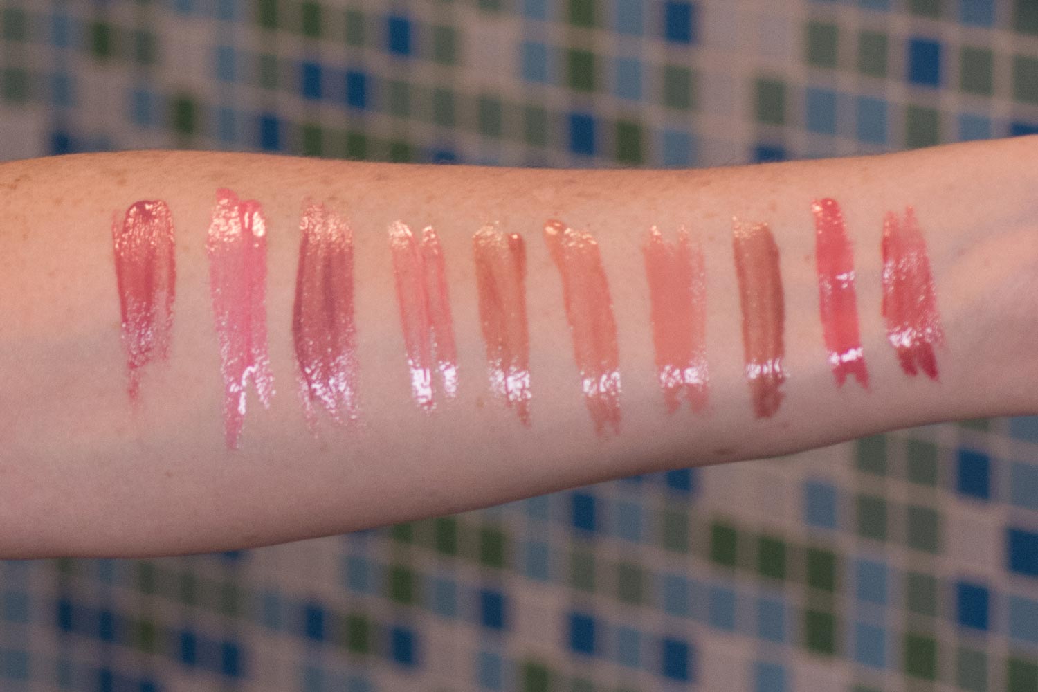Line Smoothing Lip Gloss | Paraben-free Plumping Gloss - Pinkalicious